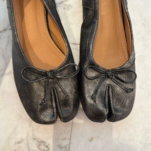 Japanese tabi split toe shoes on a heel flats sz 41